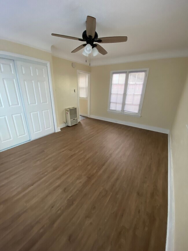 Building Photo - 948 Wilcox Ave