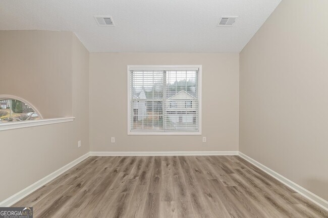 Foto del edificio - 1555 Blossom Dr