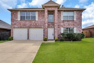 Building Photo - 2009 Songbird Dr