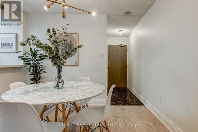 Building Photo - 1001 Bay St.