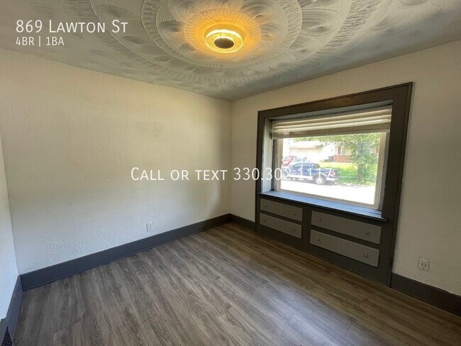 Building Photo - Four bedroom one bathroom home for rent