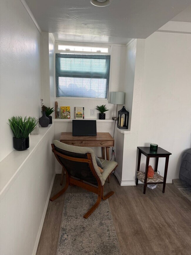 Foto del edificio - 731-33.5 Beryl St