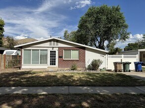 Building Photo - 1296 Buccaneer Dr
