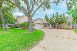 Building Photo - 2815 Arrowhead Dr