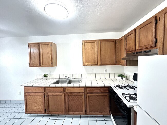 Photo - 1800 Apartment