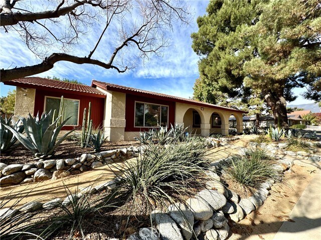 Building Photo - 1713 Shenandoah Dr