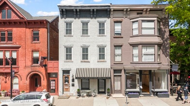 Building Photo - 362 Warren St