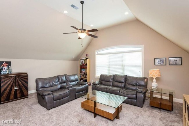 Building Photo - 4 br, 2.5 bath House - 2041 Stonebrook Circle
