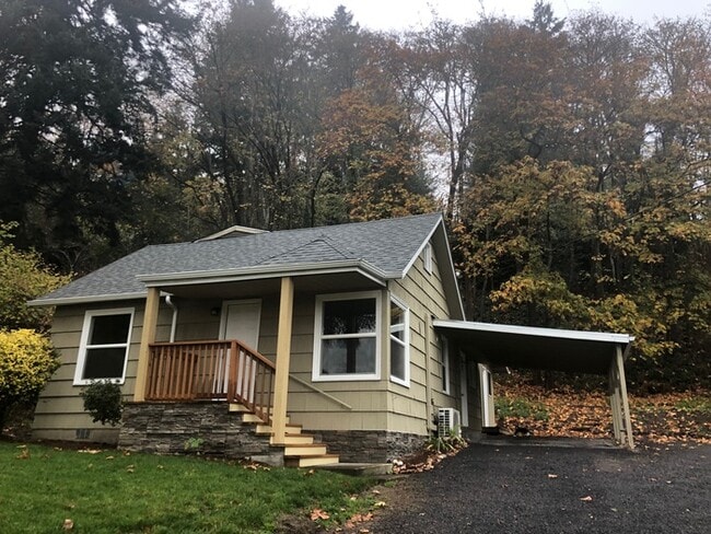 Foto del edificio - BEAUTIFUL TWO BEDROOM CHARMER LOCATED IN LONGVIEW