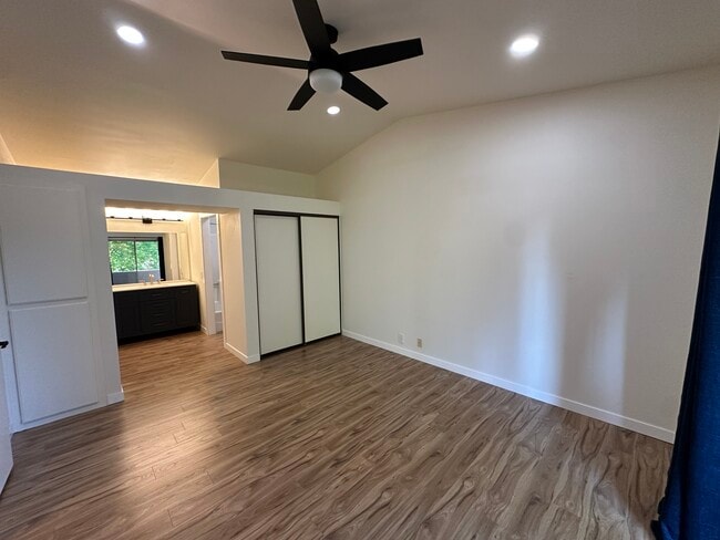 Building Photo - 7130 Woodlake Ave