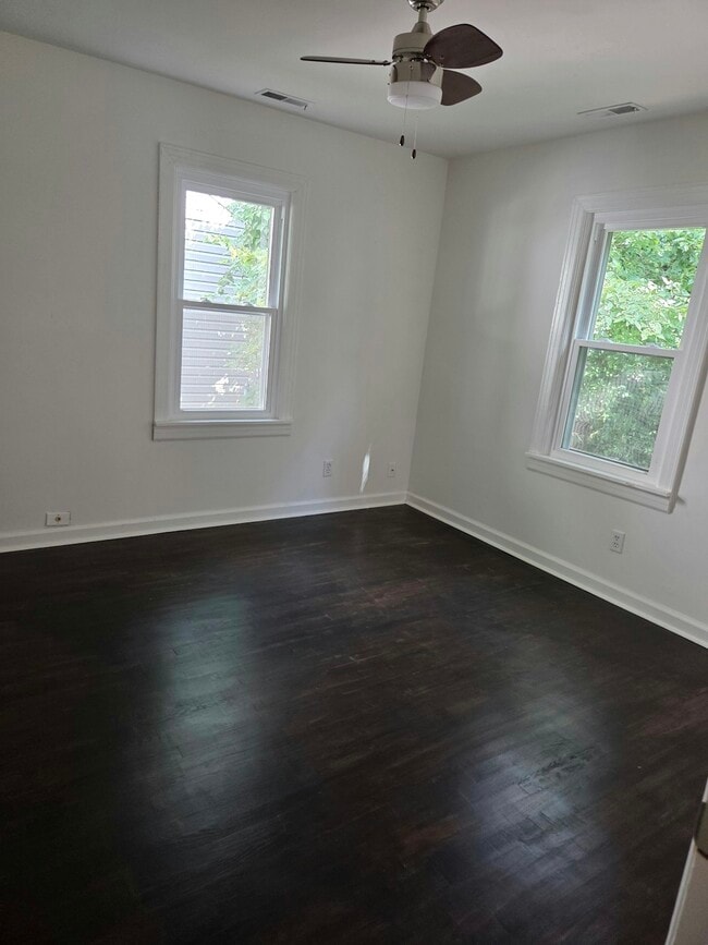 Building Photo - 506 W Catalpa St