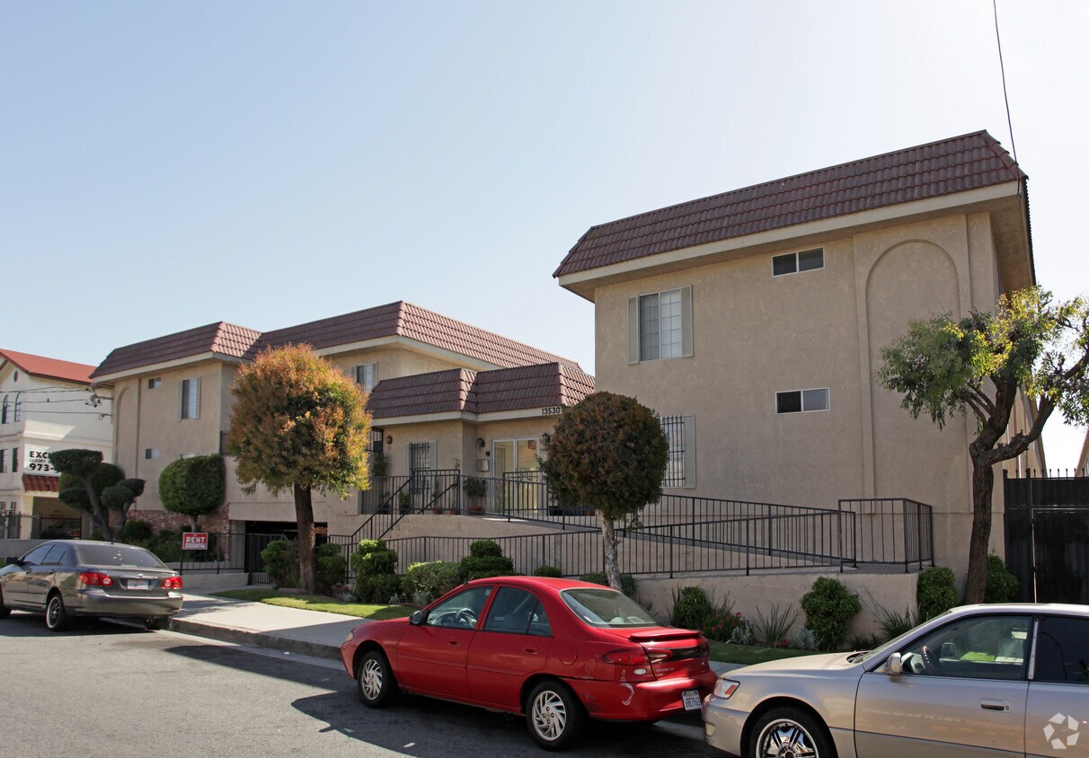 Doty Apartments Hawthorne, CA