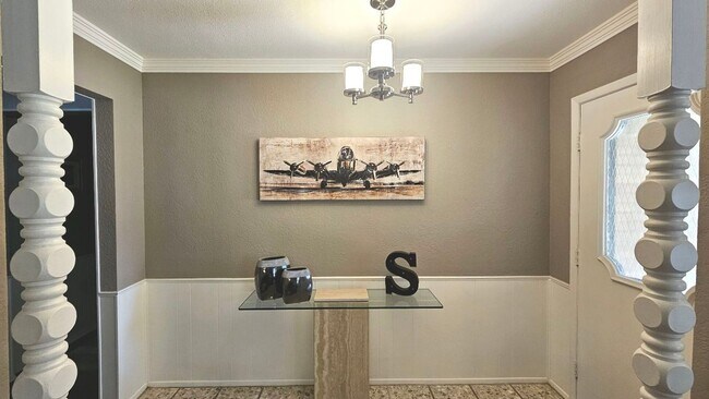 Foto del edificio - Fully furnished 4-bed, 2.5-bath