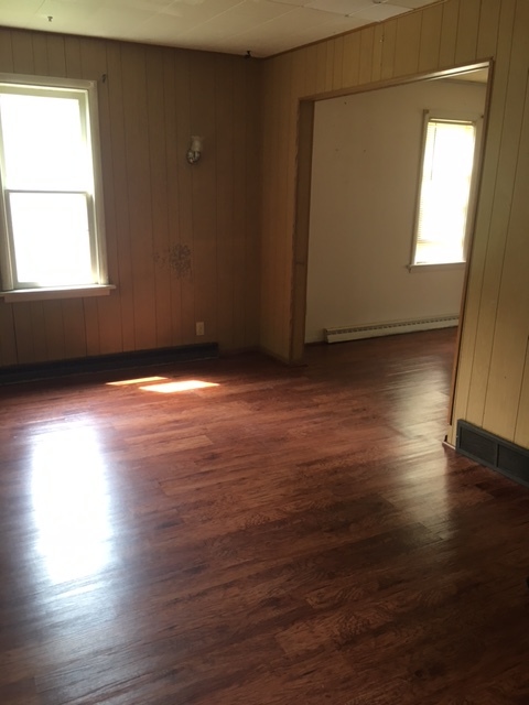 Building Photo - 277 Gunson St