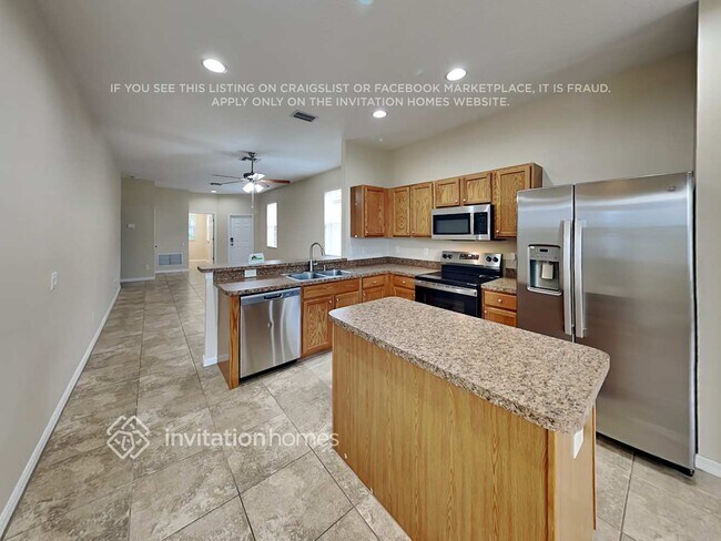 Foto del edificio - 15506 Long Cypress Dr