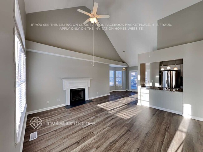 Foto del edificio - 612 Creekfront Dr