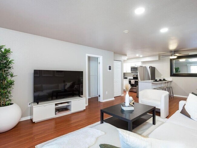 Foto del edificio - Spacious 2 BD/2BA, condo available for rent now in SDSU Area!