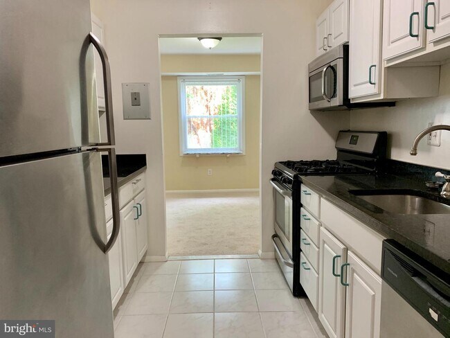 Foto del edificio - 9808 47th Pl