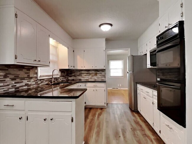 Foto del edificio - 11209 E 59th St