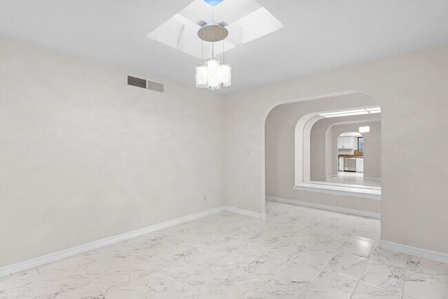 Foto del edificio - 8500 Mountain View Dr