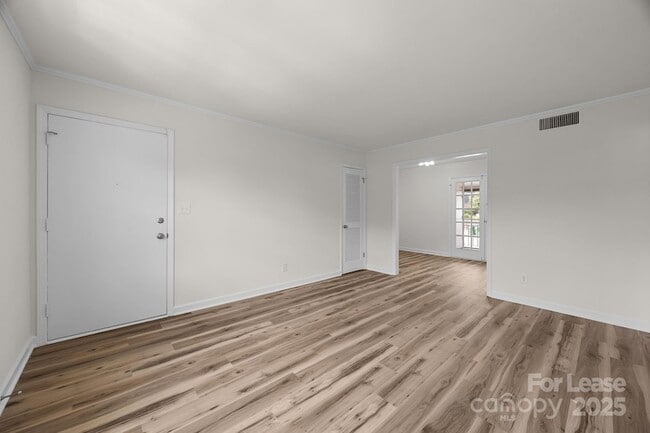 Building Photo - 922 McAlway Rd