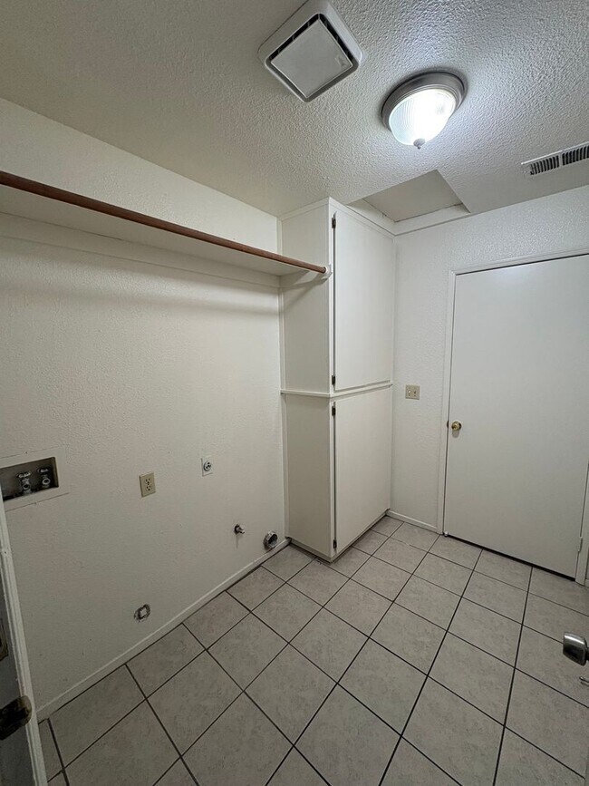 Foto del edificio - Very Nice Home for Rent! Swimming Pool!