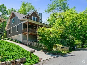 Building Photo - 70 Deaver St