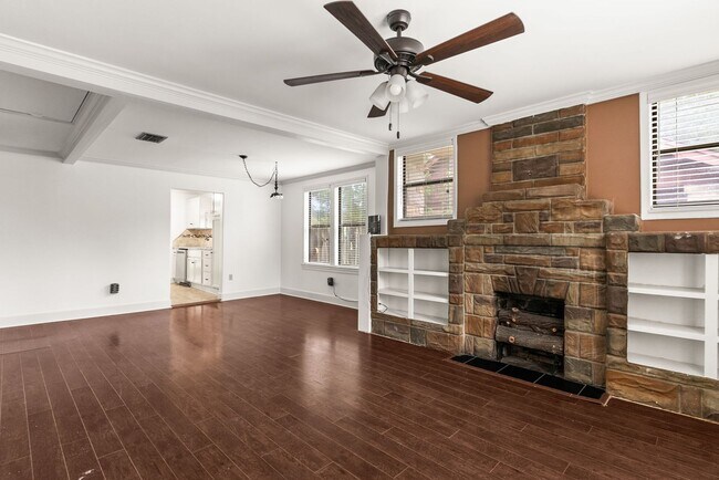 Building Photo - Charming 2 Bedroom 1 Bath house in the Argenta District of North Little Rock.