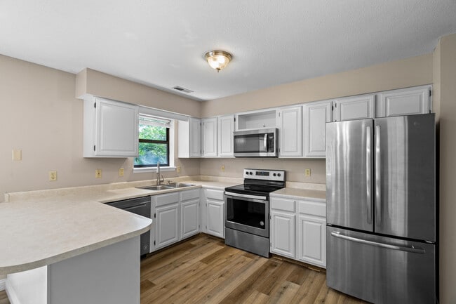 Building Photo - 3609 Madera Dr