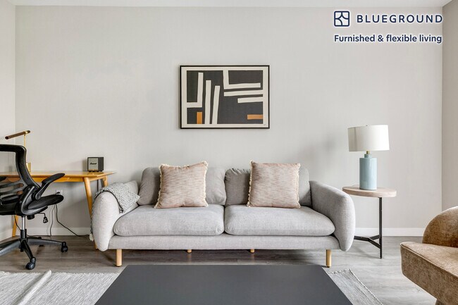 Foto del edificio - 3560 Rambla Pl