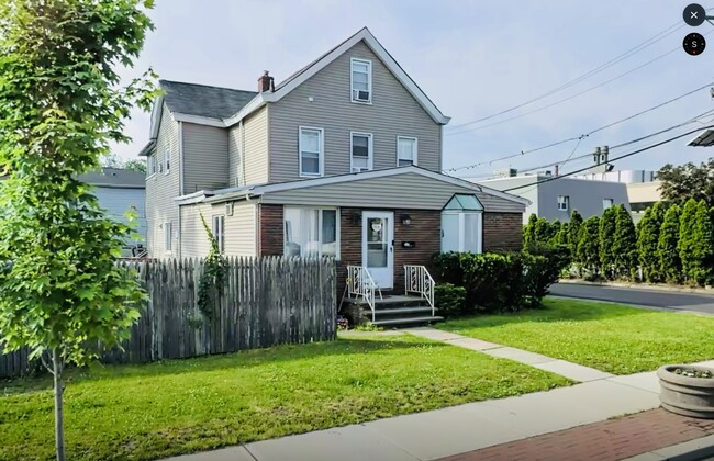 Photo - 1165 McBride Ave House