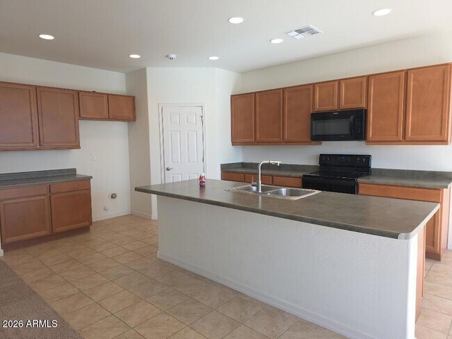 Foto del edificio - 19949 W Harrison St