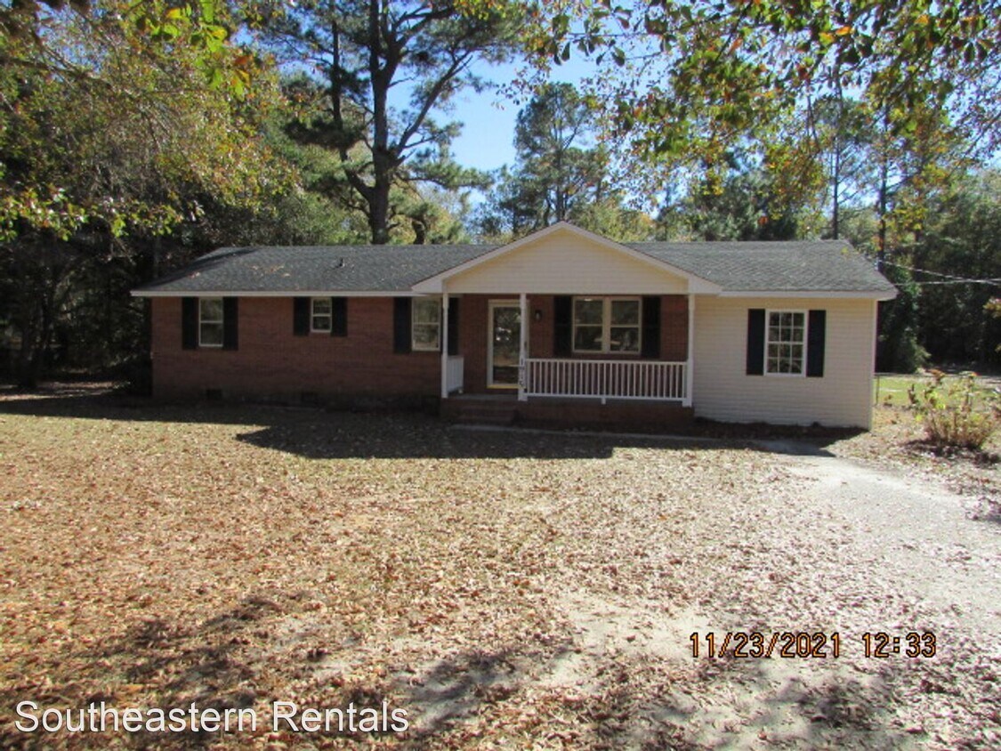 4 br, 1.5 bath House 1915 Pinewood Rd House for Rent in Sumter, SC