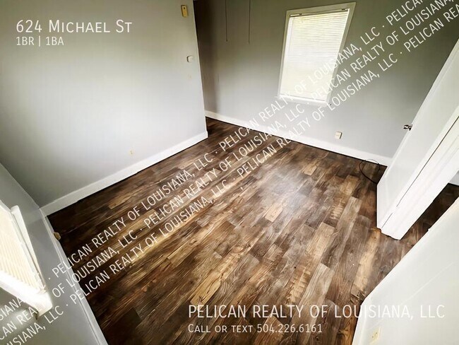 Building Photo - 624 Michael St