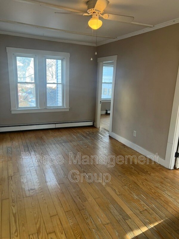 Foto del edificio - 120 Wakefield St