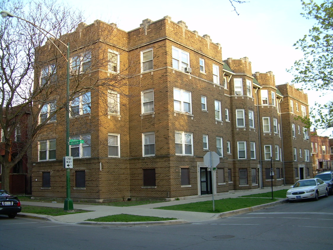 Primary Photo - 4549 N Christiana Ave