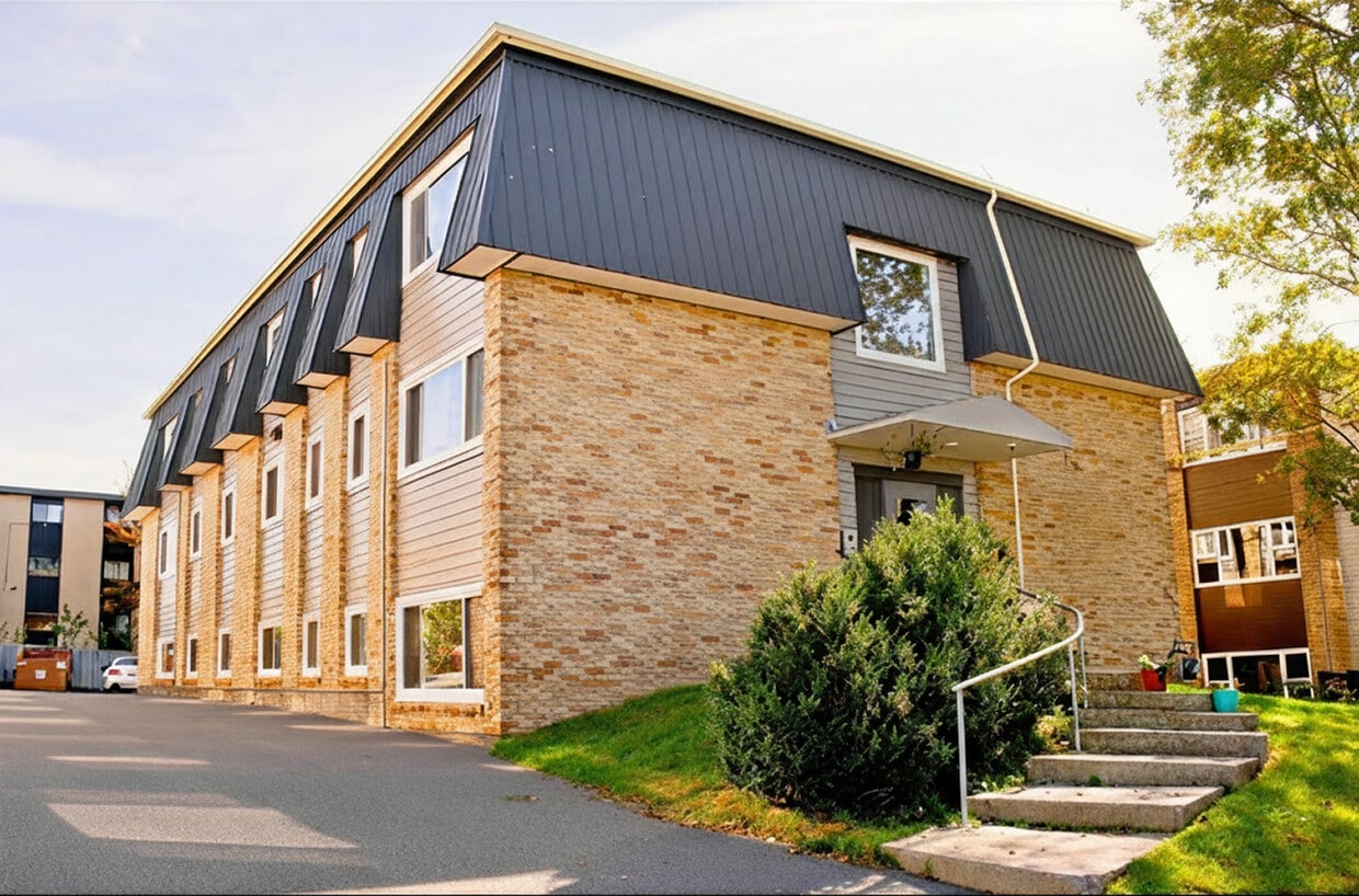 Building Photo - Evans Landing