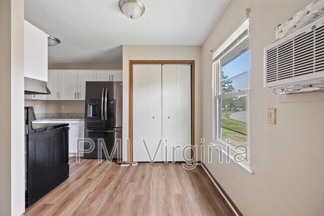 Foto del edificio - 4225 Schooner Trail