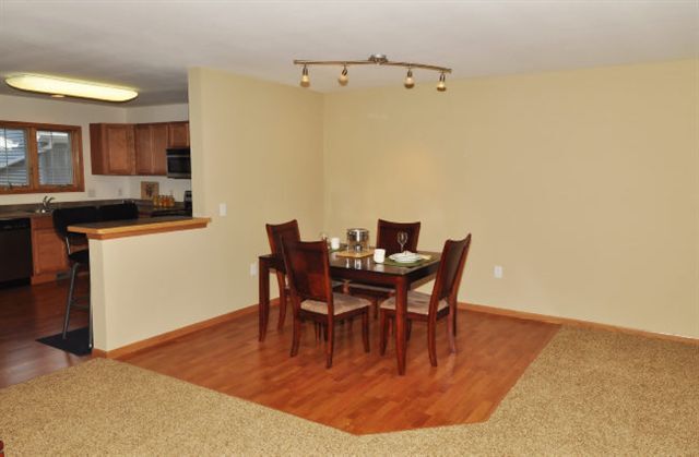 Foto del edificio - 2533 Leopold Way