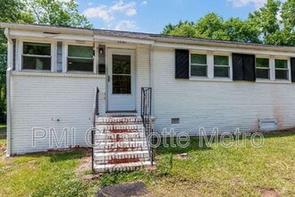 Building Photo - 1733 Academy St