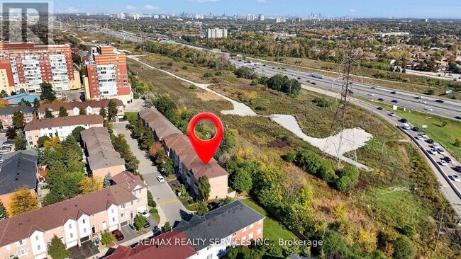 Photo du bâtiment - 80 Acorn Pl