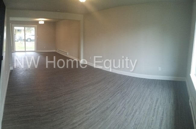 Building Photo - 1761 S 25th St