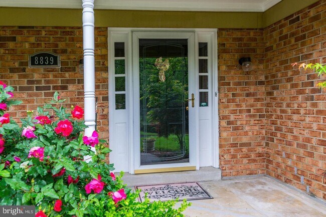 Foto del edificio - 8839 Tuckerman Ln