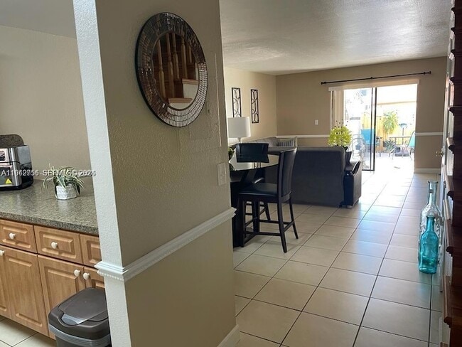 Photo - 1318 W 42nd St Townhome