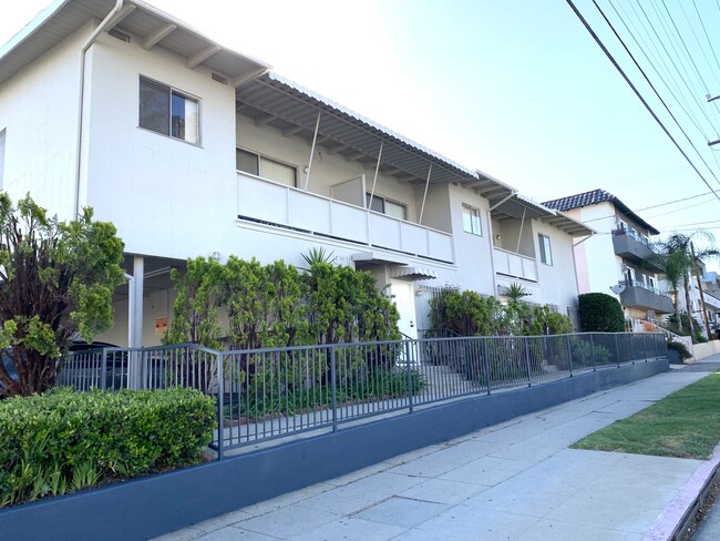 Foto del edificio - 975 S Barrington Ave