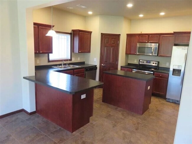 Foto del edificio - 3 Bedroom Townhome!