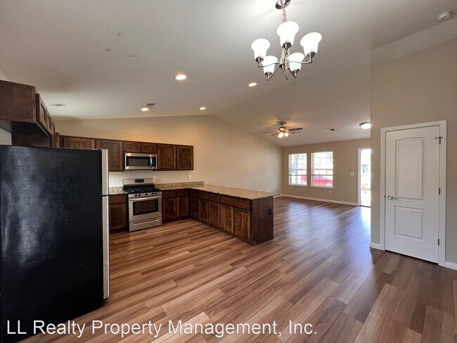 Building Photo - 4 br, 2 bath House - 1366 Sherman Street