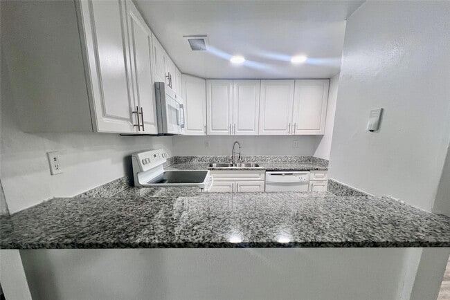 Building Photo - 17350 NW 68th Ave