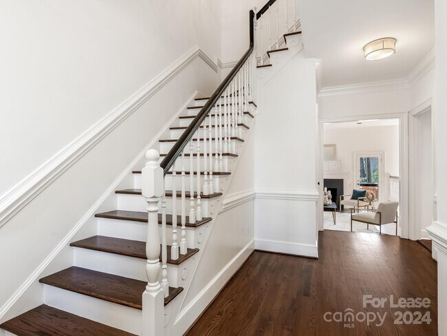 Building Photo - 210 Perrin Pl