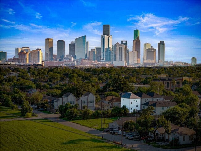 Building Photo - 1807 Lee St